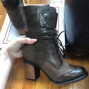 Brand new brown booties, perfect condition